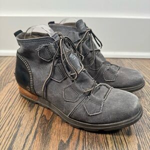 Sorel Major Distressed Charcoal Grey Canvas & Leather Lace-Up Boots size 9